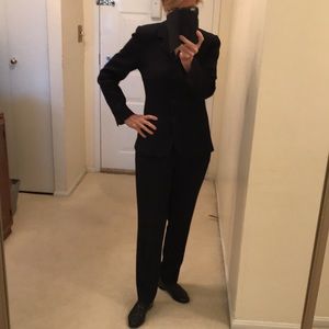 All Season Navy Blue Garfield and Marks Pantsuit Size 4P